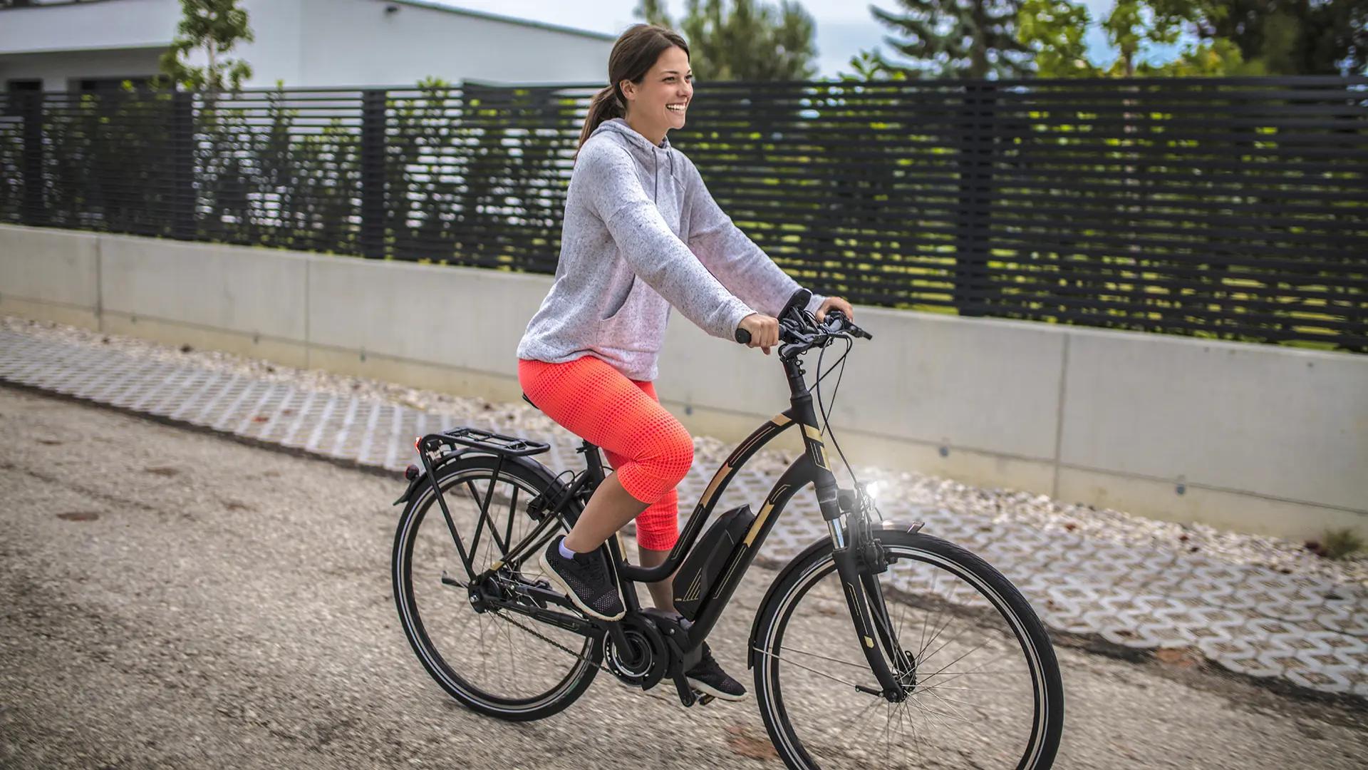 02 E Bikes 0207 1920