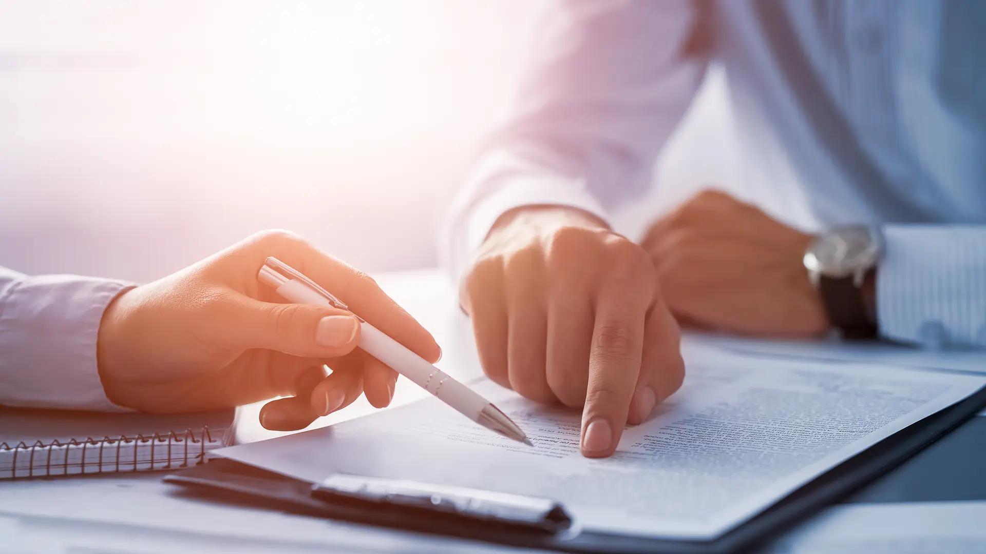 02 arbeitsrecht vertrag hinweisen analysieren 0009 1920