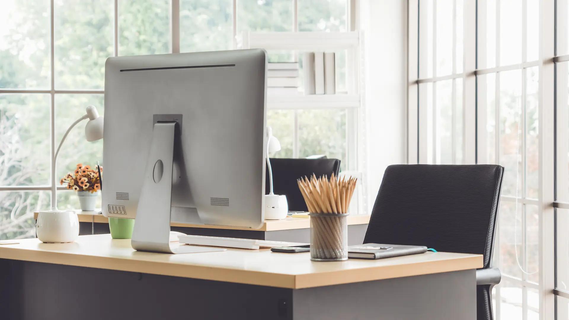 02 homeoffice laptop tisch 0303 1920