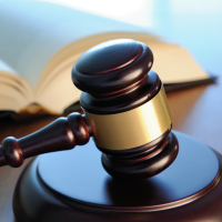 01 richterhammer buch gesetze urteil 0108 200