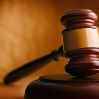 01 richterhammer gesetze urteil 0107 200