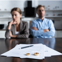 01 scheidung ehepaar dokumente ringe 0319 200