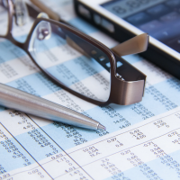 01 steuerrecht steuern brille zahlen dokumente 0117 200