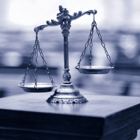 01 waage gericht gerichtssaal farblos 0122 200